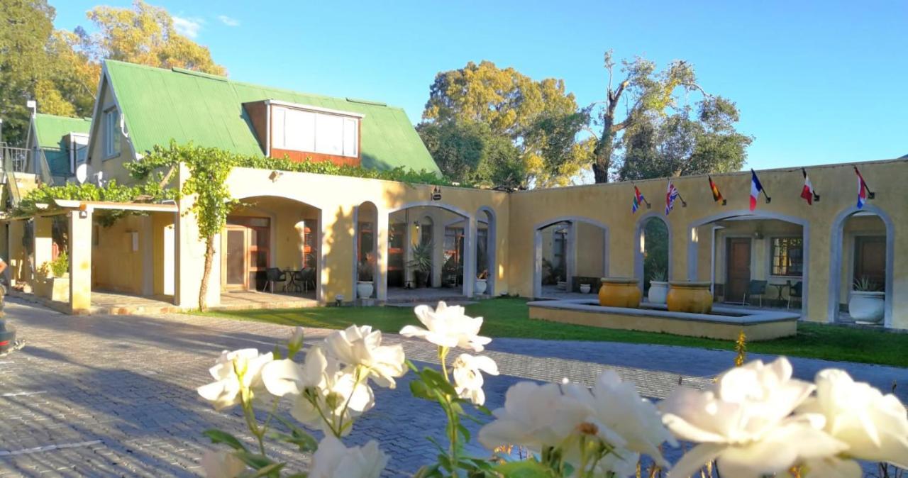 17 On Bird Guest House Бофорт-Уэст Экстерьер фото