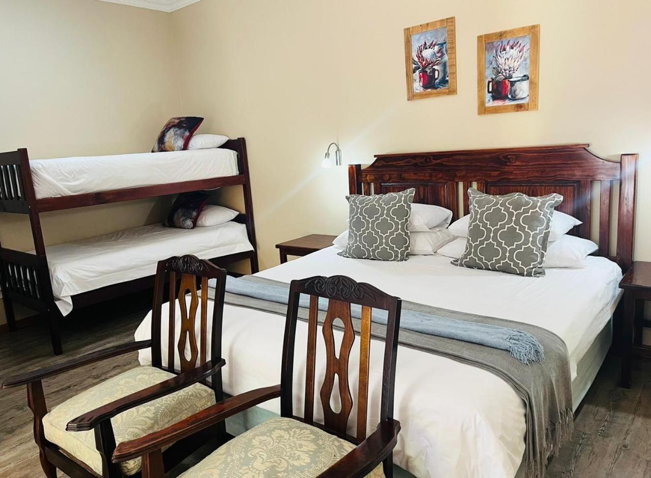 17 On Bird Guest House Бофорт-Уэст Экстерьер фото
