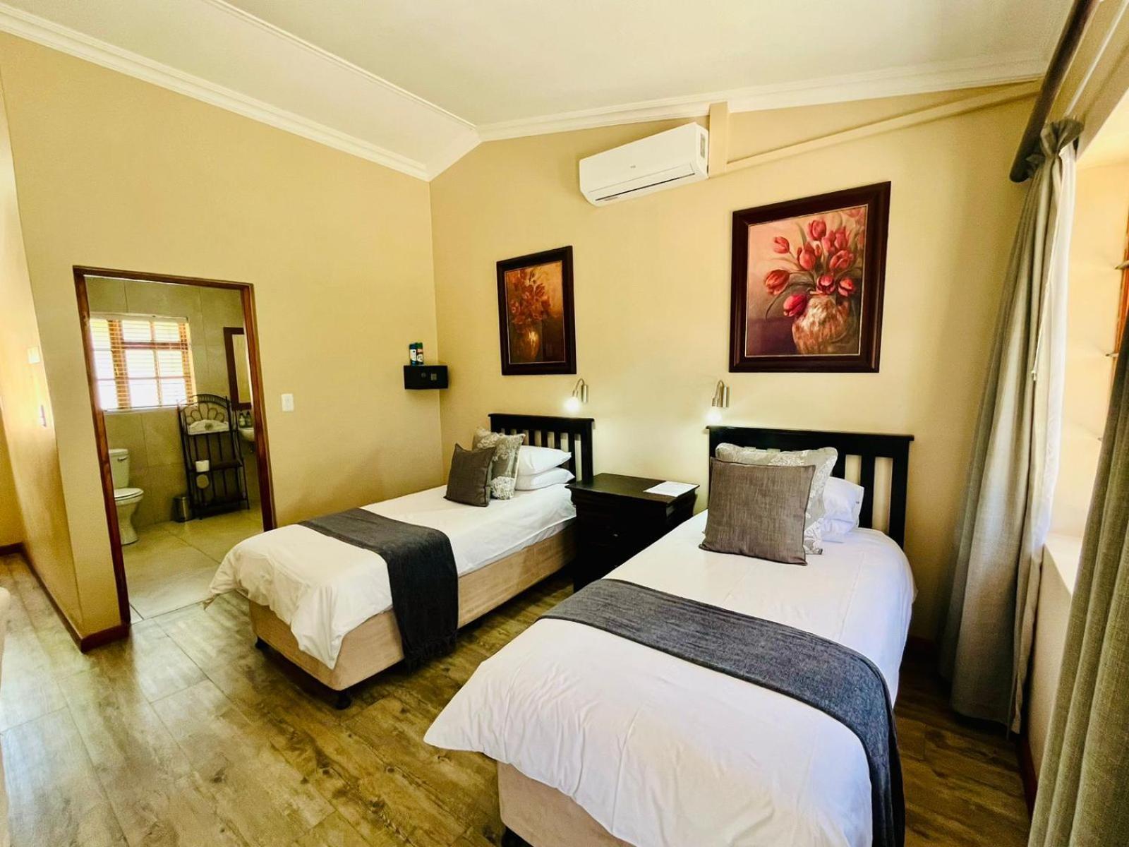 17 On Bird Guest House Бофорт-Уэст Экстерьер фото