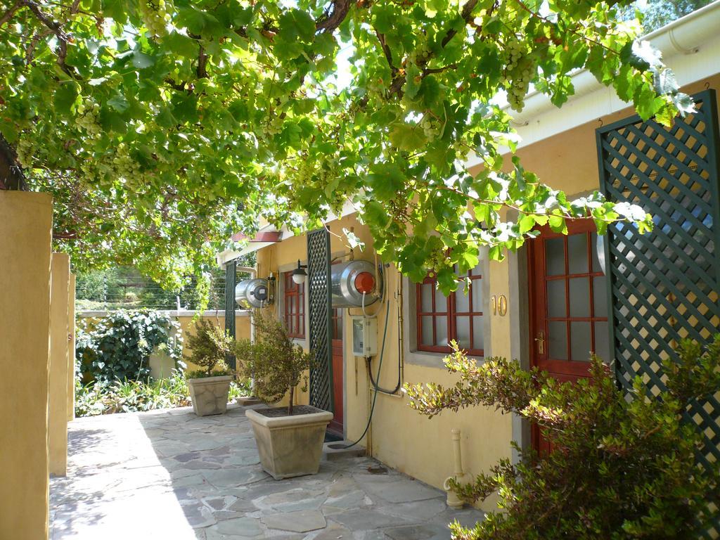 17 On Bird Guest House Бофорт-Уэст Экстерьер фото